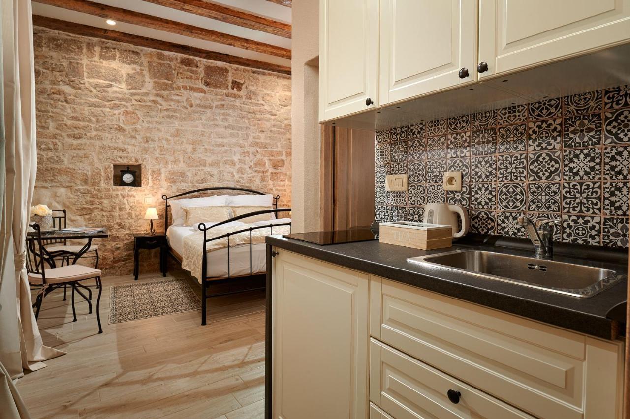 Rustic Apartments Sv Frane In The Old Town Sibenik Exterior photo